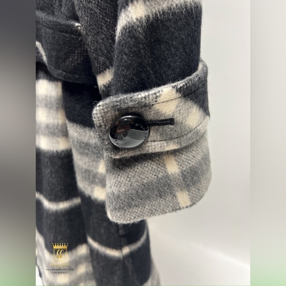 Burberry jacket - Picture 4 of 13